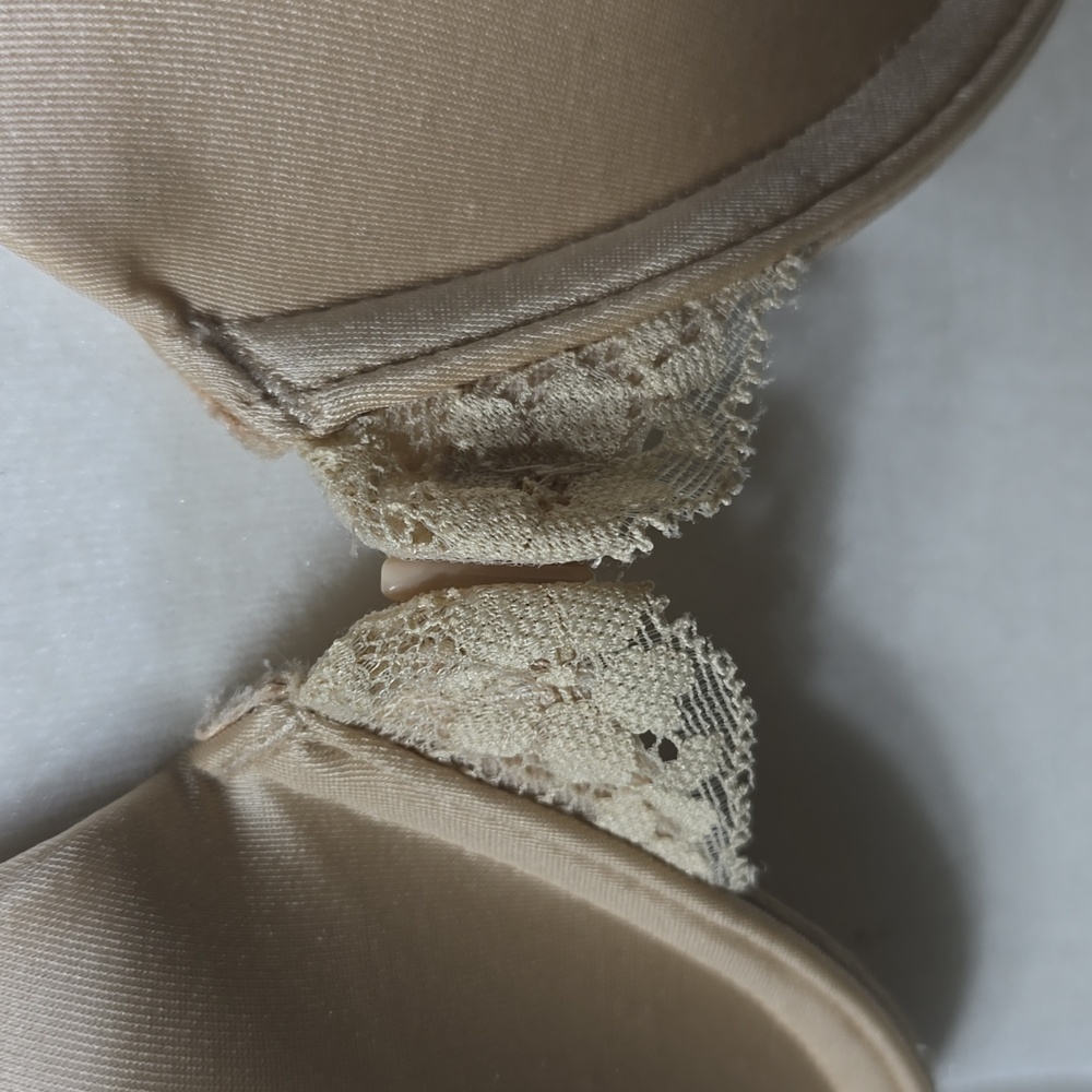 Maidenform 40C Front Close Beige Underwire Bra NWT - Picture 2 of 8
